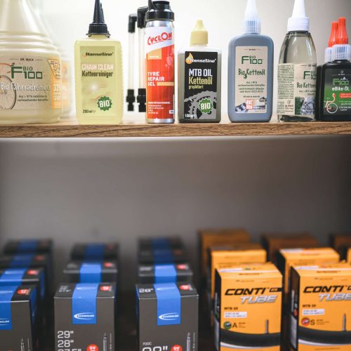 Neli's Used Bikes & more Shop 3(c)Thomas Koller