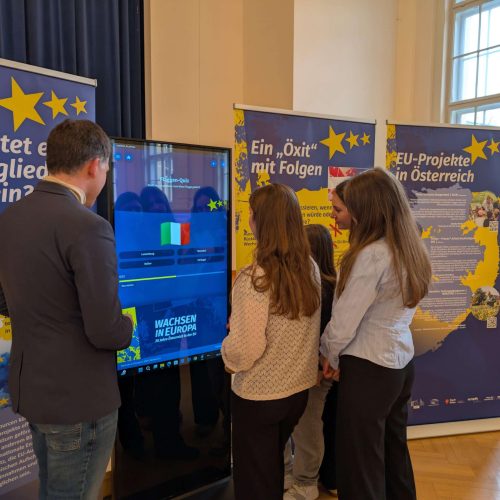 Pressefoto1_Wanderausstellung Europahaus KlagenfurtKK